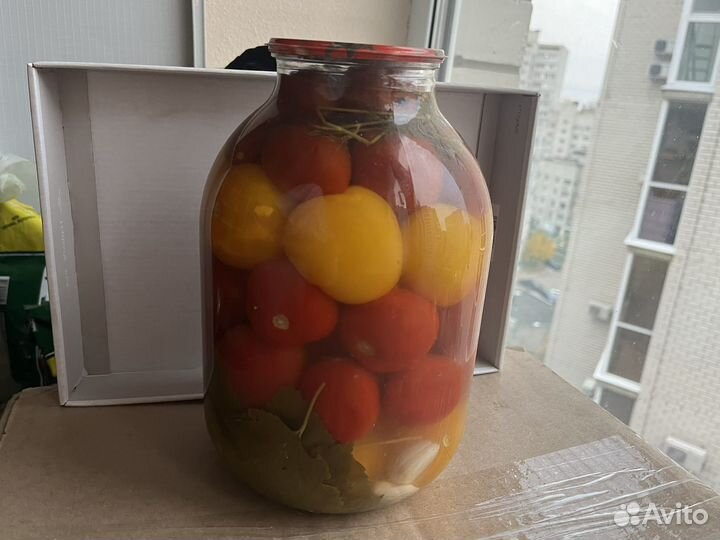 Домашние соленья, огурцы, помидоры, салаты