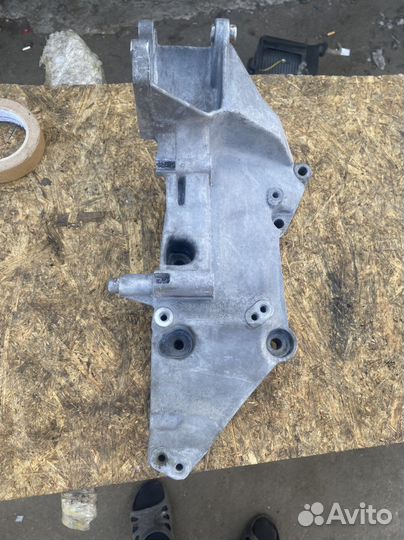 Кронштейн генератора гура renault laguna 2