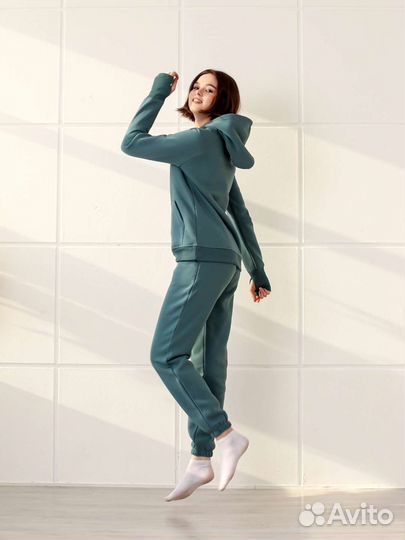 Спортивный костюм женский