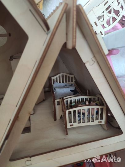 Домик кукольный