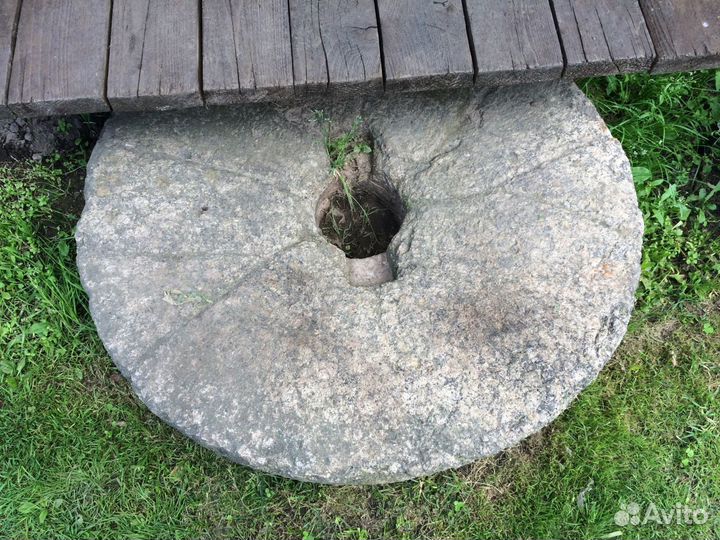 Жернова гранитные