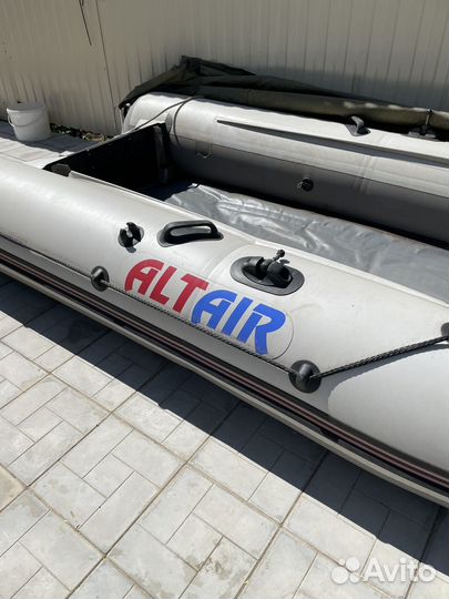 Продается лодка altair пвх с мотором