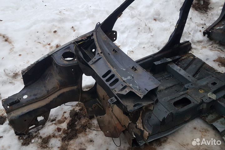 Передняя правая четверть кузова Калина 1