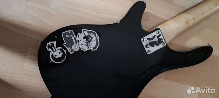 Бас гитара Maxtone Traditional