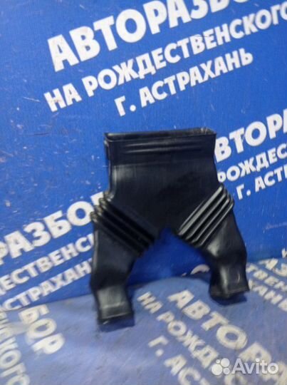 Воздуховод Ford Focus 2 седан 2004