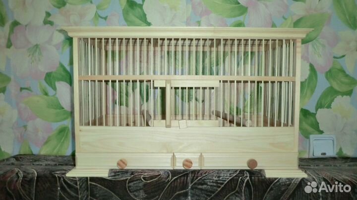 Деревянные клетки для птиц