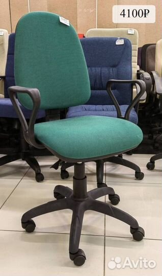 Офисный стул кресло