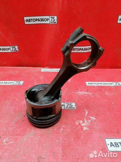 Поршень Toyota Land Cruiser HDJ81 1HDT