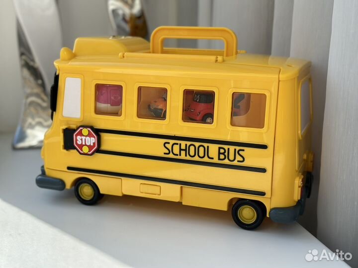 Автобус скулби, хелли, эмбер, рой, клини, марк