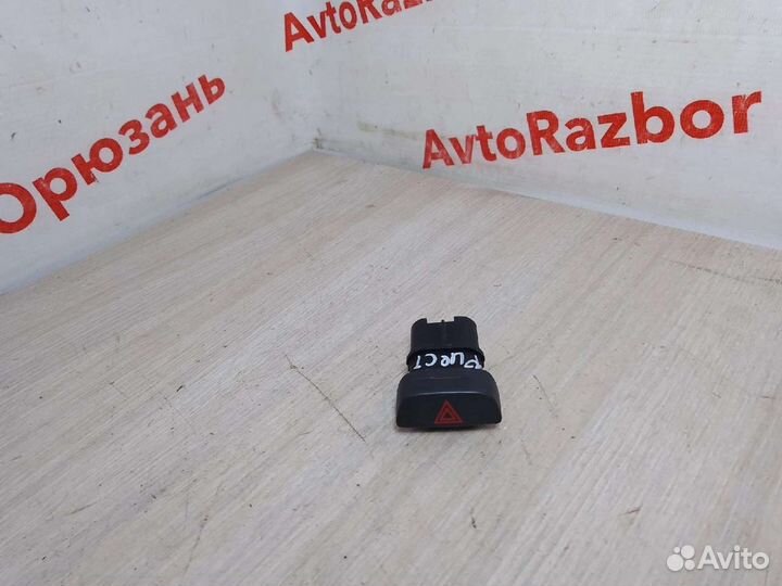 Кнопка аварийки Ford Fiesta MK5