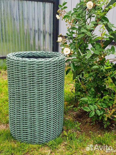Кашпо из ротанга