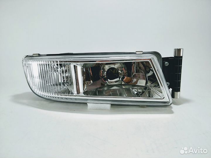 Противотуманная фара правая Man TGX