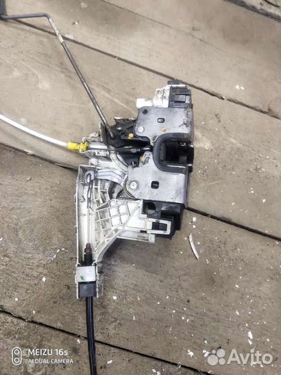 Mercedes sprinter/crafter. Замки передних дверей