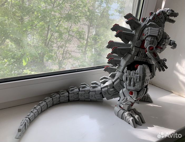 Большая фигурка Мехагодзиллы