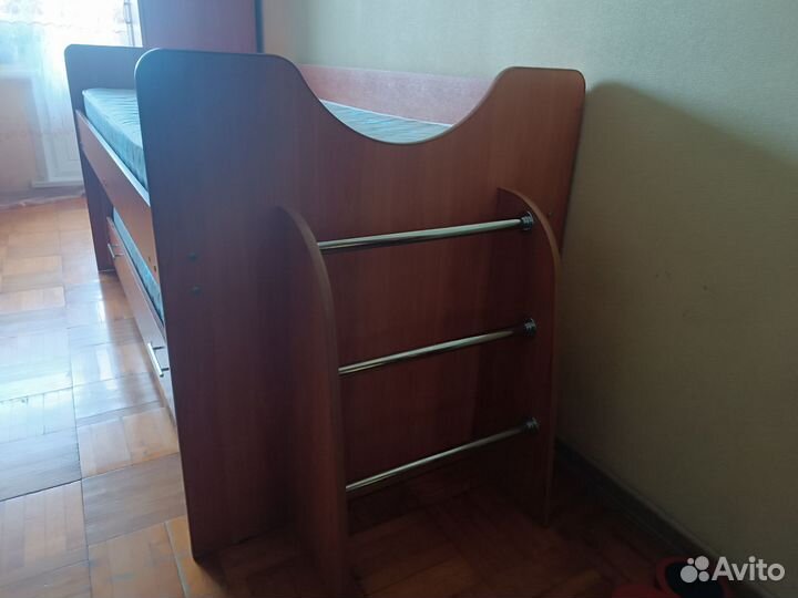 Детская двухярусная выдвижная кровать