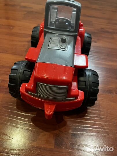 Трактор игрушки