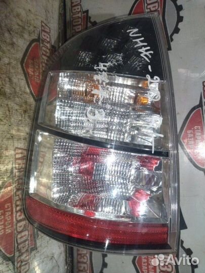 Фонарь задний левый Toyota Prius NHW20 1nzfxe