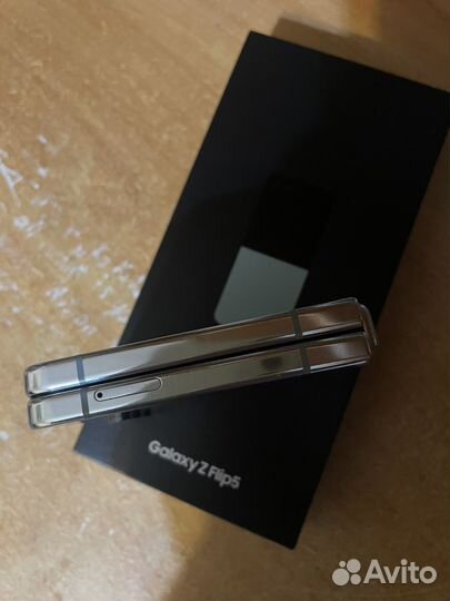 Samsung Galaxy Z Flip5, 8/512 ГБ