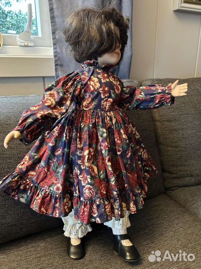 Кукла фарфоровая 50 см