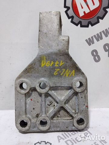 Кронштейн двигателя задний правый Volvo VNL 64 T 6