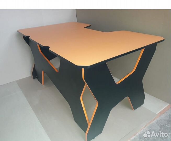 Стол геймерский компьютерный