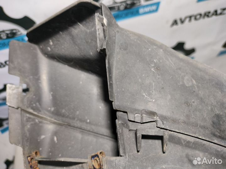 Воздуховод тормозов правый BMW 5-серия E39 LCI