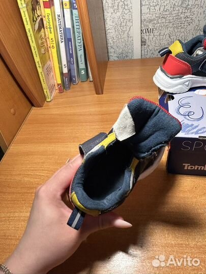 Кроссовки детские 21 размера