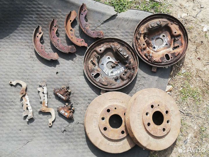 Барабанные тормоза Мазда Демио 1