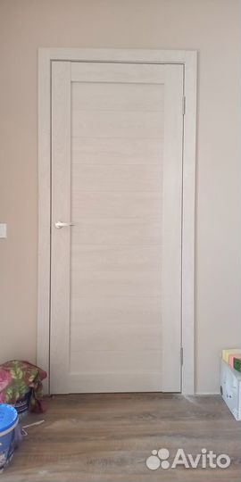 Продам меж комнатную дверь комплект