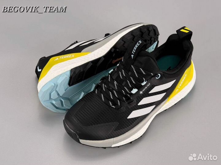 Кроссовки adidas terrex