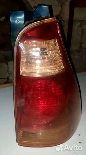Задний фонарь Toyota Hilux Surf 4-ое поколение