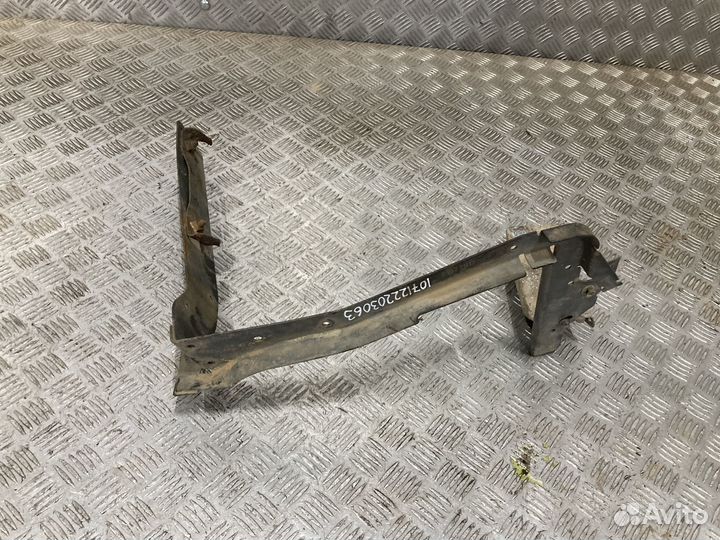 Кронштейн Volvo 21577317