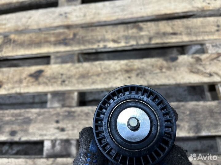 Ролик натяжной навесного оборудования Bmw 3 E36