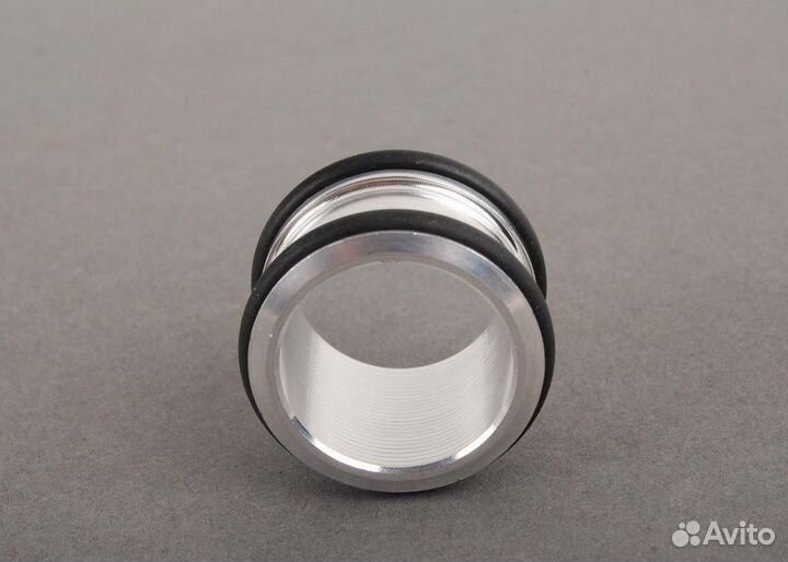 Фланец впускной системы с двумя уплотнительными кольцами