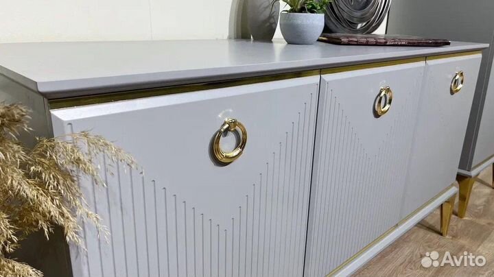 Тумба под тв с выставочного образца