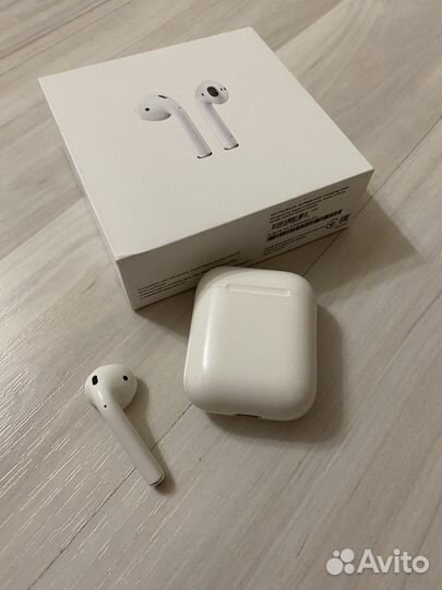 Беспроводные наушники apple airpods 1