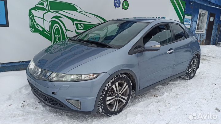 Накладка декоративная Honda Civic 5D 83111SMG02ZA Отличное состояние