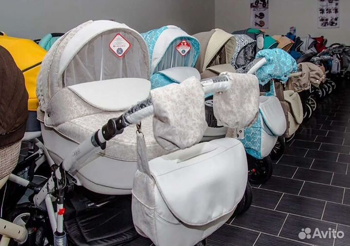 Коляска (на выбор)