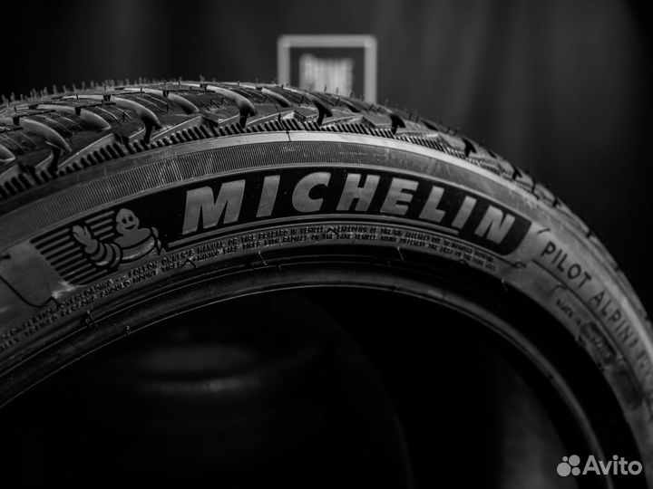 Michelin Pilot Alpin 5 SUV 265/40 R22 97V