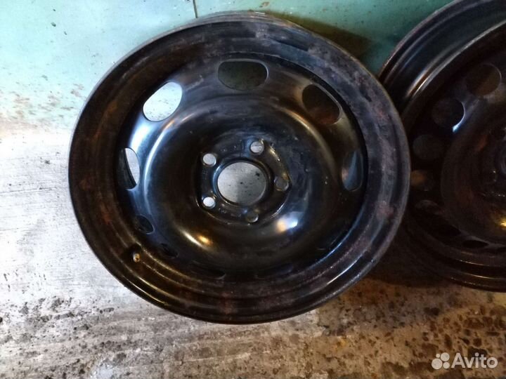 Штампованные диски r15