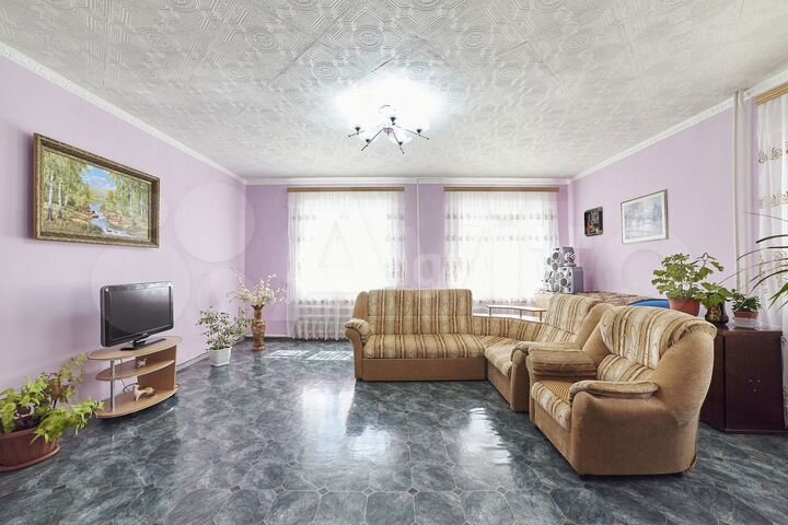 Дом 190,9 м² на участке 10,5 сот.