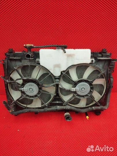 Кассета радиаторов Toyota Noah ZWR80G 2ZR-FXE 2015