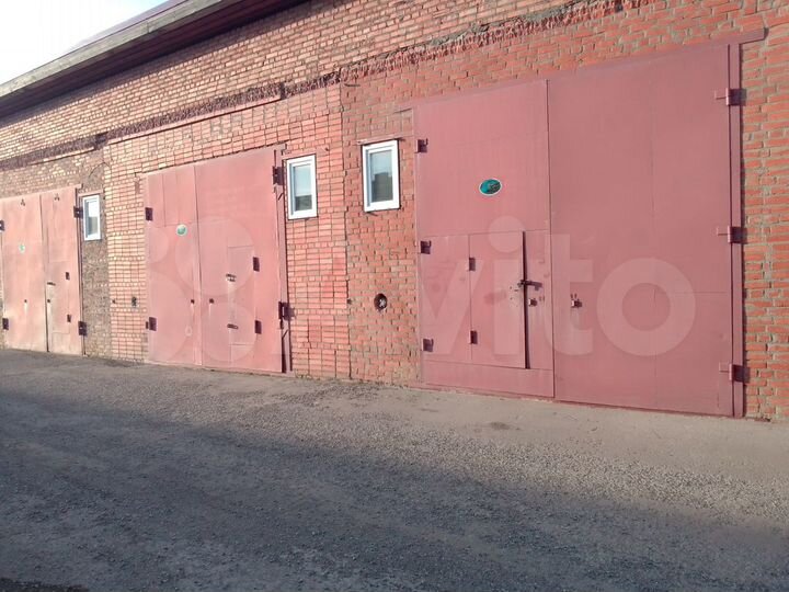 Гараж, > 30 м²