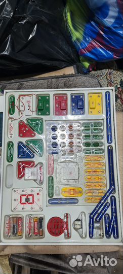 Электронный конструктор знаток