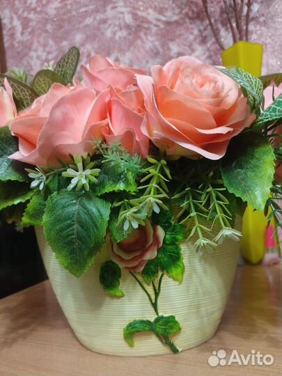Цветы искусственные в керамических горшках