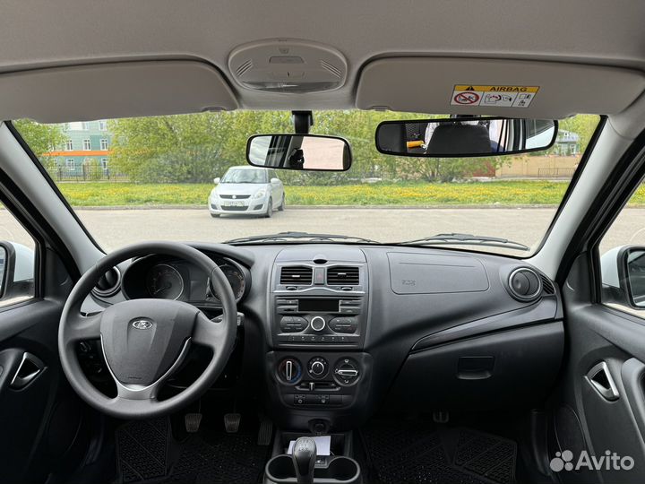 Инструктор по вождению Гранта. Площадка. Модельная