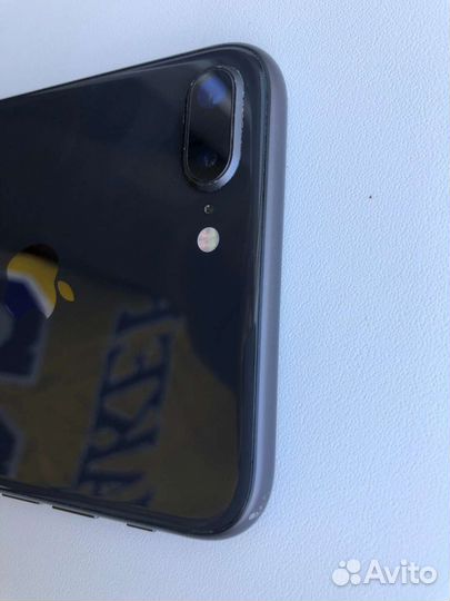 iPhone 8 Plus, 64 ГБ