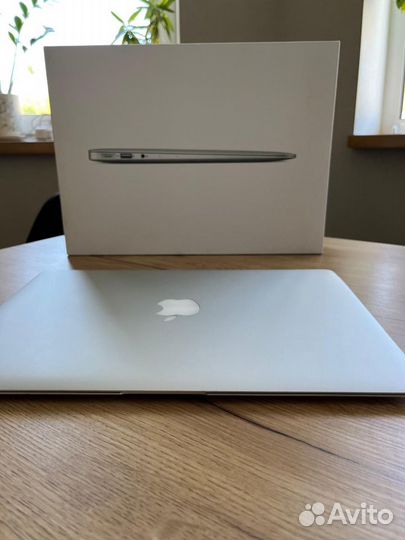 MacBook Air 13 (2017), 128 гб, Core i5, 1.8 ггц