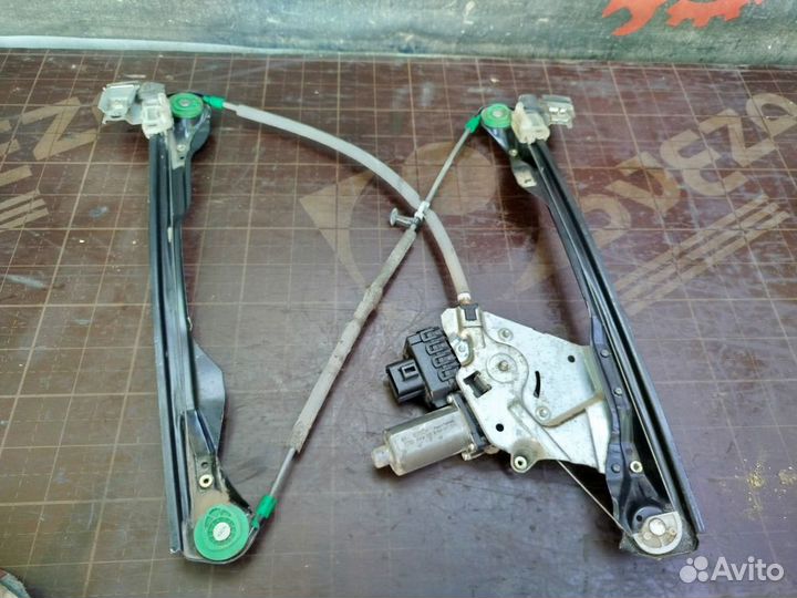 Стеклоподъемник передний правый Ford Focus хэечбек