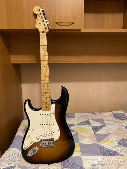 Электрогитара Fender Standard Stratocaster L/H